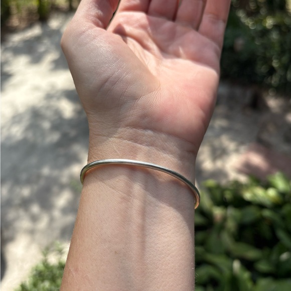 Vintage Native Sterling Silver/ Turquoise Hinged clasp bracelet marked 925 - Picture 3 of 9